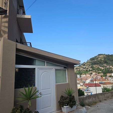 나프팍토스 Με Θέα Το Κάστρο 아파트 외부 사진